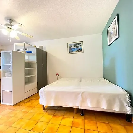 Apartment With Balcony Near The *