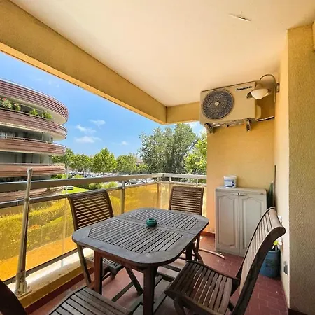 Apartment With Balcony Near The *